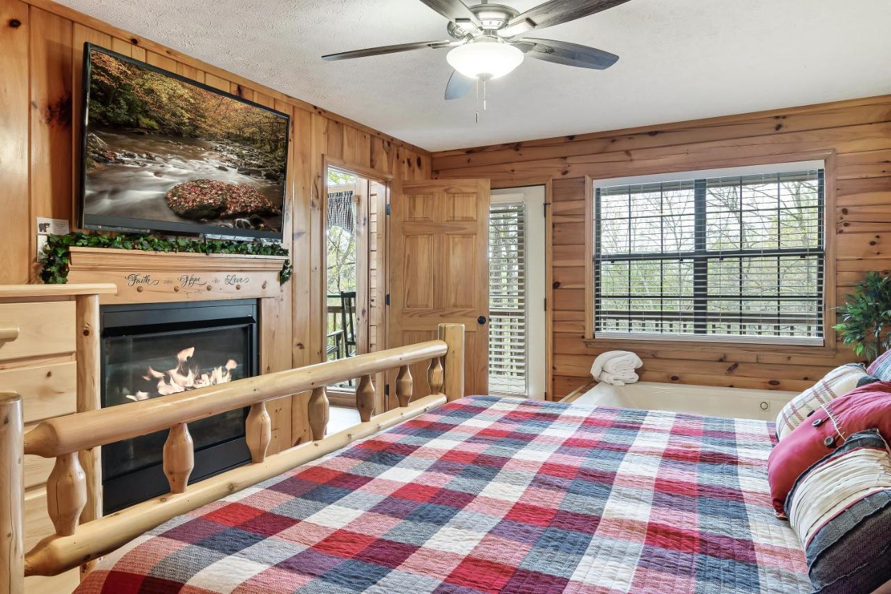 Lazy Bear Den Villa Sevierville Exteriör bild
